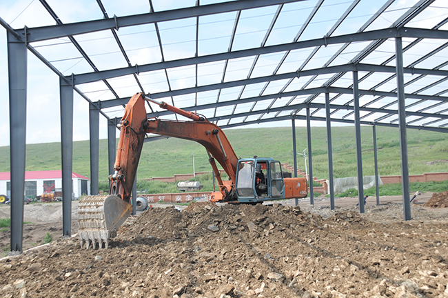 钢结构厂房施工现场