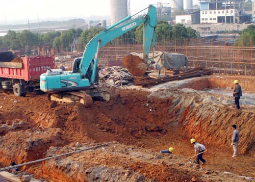 重庆郊区挖机土建现场