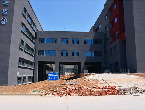 重庆某实验楼建筑加固现场