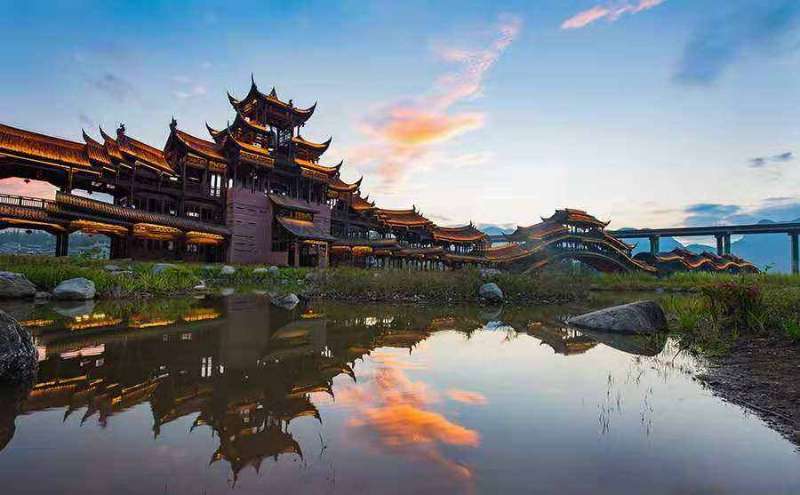 黔江濯水古镇酒店钢结构改造工程